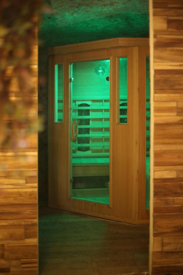 La Montrieuse, Chambre Individuelle Avec Sauna Et Baignoire Spa Naveil Ngoại thất bức ảnh